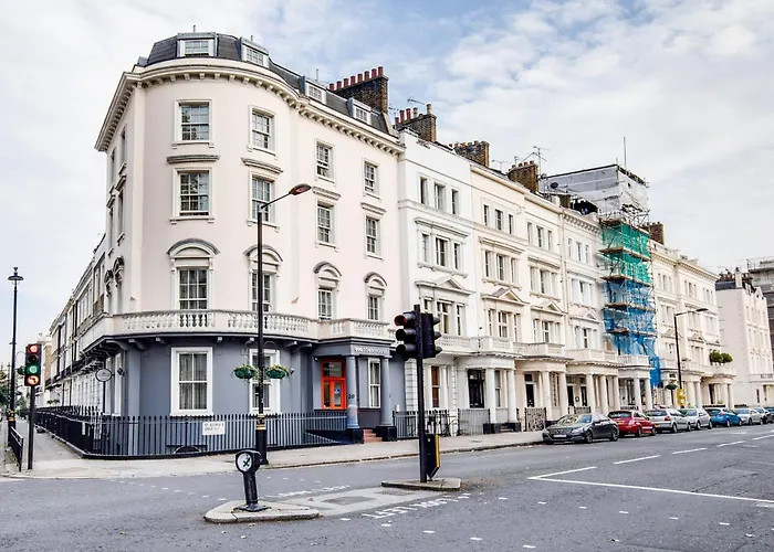 Hotel Oyo Townhouse New England, London Victoria